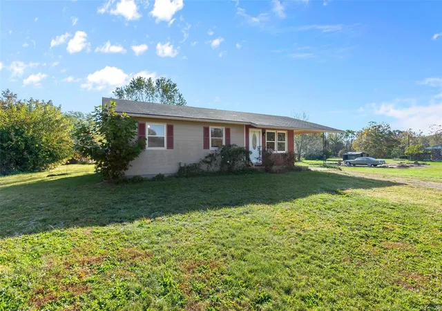 Photo 3 of Single family home for sale at 56 County Rd 39d, Ironton, MO 63650 | MLS# 24066747 | Listing updated on 2024-11-05