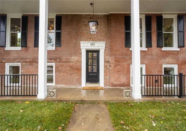 Photo 2 of Single family home for sale at 401 N 6th Street, Saint Charles, MO 63301 | MLS# 24066750 | Listing updated on 2024-12-07