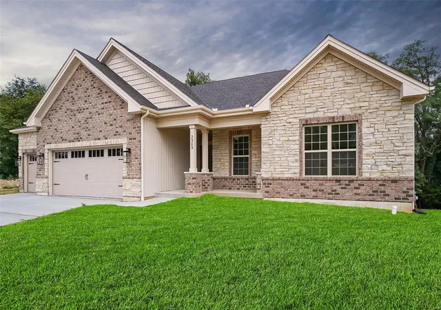 Photo 1 of Single family home for sale at 3 Valley Brooke Ct #3SJM, Washington, MO 63090 | MLS# 24066835 | Listing updated on 2024-10-26