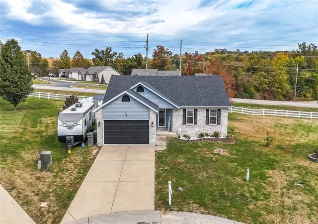 Photo 2 of Single family home for sale at 2 Trl Blaze Cir, Festus, MO 63028 | MLS# 24067098 | Listing updated on 2024-12-05