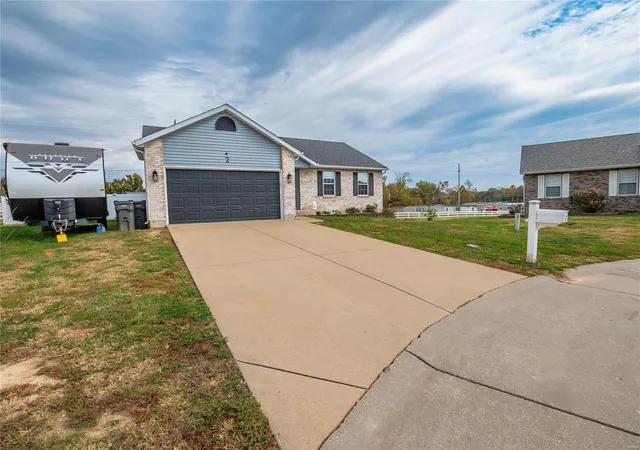 Photo 3 of Single family home for sale at 2 Trl Blaze Cir, Festus, MO 63028 | MLS# 24067098 | Listing updated on 2024-12-05