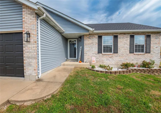 Photo 3 of Single family home for sale at 2 Trl Blaze Cir, Festus, MO 63028 | MLS# 24067098 | Listing updated on 2024-12-05