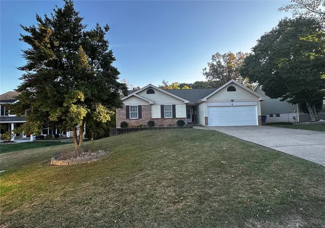 Photo 1 of Single family home for sale at 89 Hillside Meadows, Saint Charles, MO 63303 | MLS# 24067133 | Listing updated on 2024-12-12