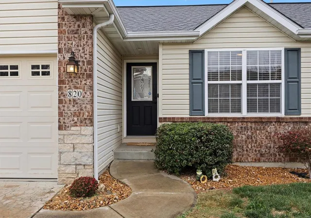 Photo 3 of Single family home for sale at 820 Pacific Xing Dr, O Fallon, IL 62269 | MLS# 24067514 | Listing updated on 2024-11-18
