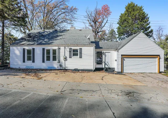 Photo 3 of Single family home for sale at 848 N 89th Street, East Saint Louis, IL 62203 | MLS# 24067595 | Listing updated on 2024-12-05