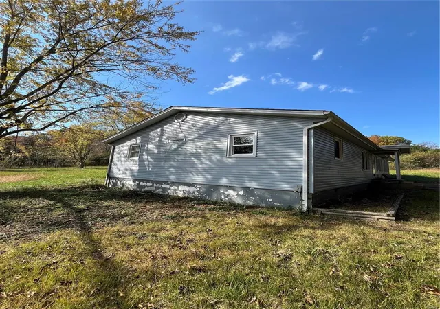 Photo 2 of Single family home for sale at 2703 Highway E, Fredericktown, MO 63645 | MLS# 24067626 | Listing updated on 2024-10-31
