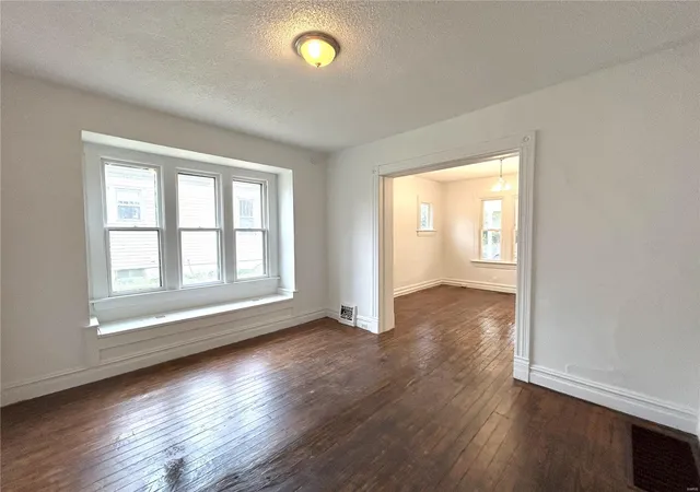 Photo 2 of Single family home for sale at 318 S 16th Street, Belleville, IL 62220 | MLS# 24067654 | Listing updated on 2024-12-15