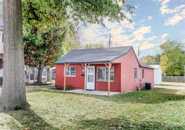 Photo 1 of Single family home for sale at 644 S 9th Street, Wood River, IL 62095 | MLS# 24067893 | Listing updated on 2024-12-09
