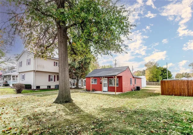 Photo 2 of Single family home for sale at 644 S 9th Street, Wood River, IL 62095 | MLS# 24067893 | Listing updated on 2024-12-09