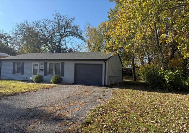 Photo 3 of Single family home for sale at 16 Saint Ambrose Dr, East Saint Louis, IL 62206 | MLS# 24068055 | Listing updated on 2024-11-01