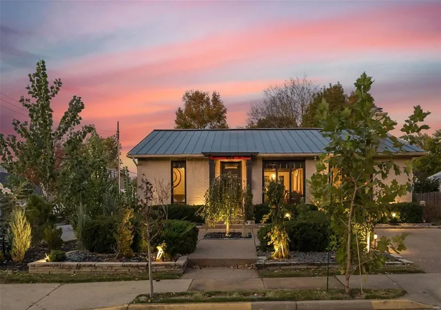 Photo 1 of Single family home for sale at 834 Madison St, Saint Charles, MO 63301 | MLS# 24068444 | Listing updated on 2024-11-13