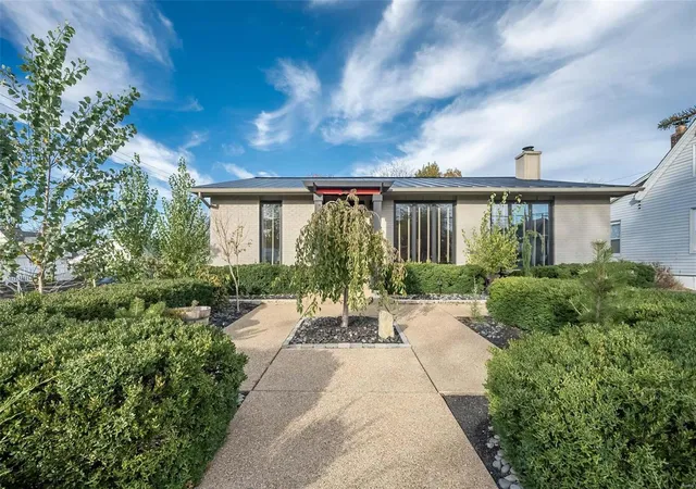 Photo 4 of Single family home for sale at 834 Madison St, Saint Charles, MO 63301 | MLS# 24068444 | Listing updated on 2024-11-13