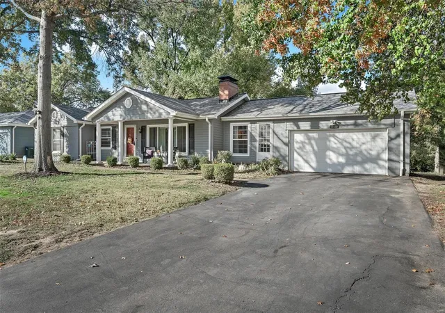 Photo 3 of Single family home for sale at 12459 Ballas Meadows Dr, Saint Louis, MO 63131 | MLS# 24068457 | Listing updated on 2024-12-16