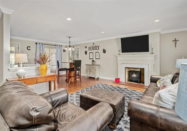 Photo 4 of Single family home for sale at 12459 Ballas Meadows Dr, Saint Louis, MO 63131 | MLS# 24068457 | Listing updated on 2024-12-16