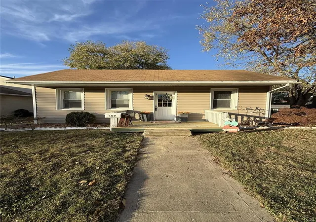 Photo 1 of Single family home for sale at 109 W 2nd Street, Trenton, IL 62293 | MLS# 24068495 | Listing updated on 2024-12-18