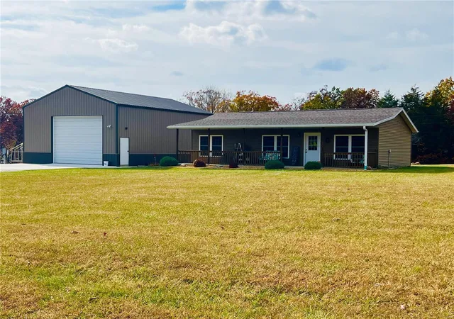 Photo 2 of Single family home for sale at 22981 Lick Crk Ests Pl, Perry, MO 63462 | MLS# 24068501 | Listing updated on 2024-11-25