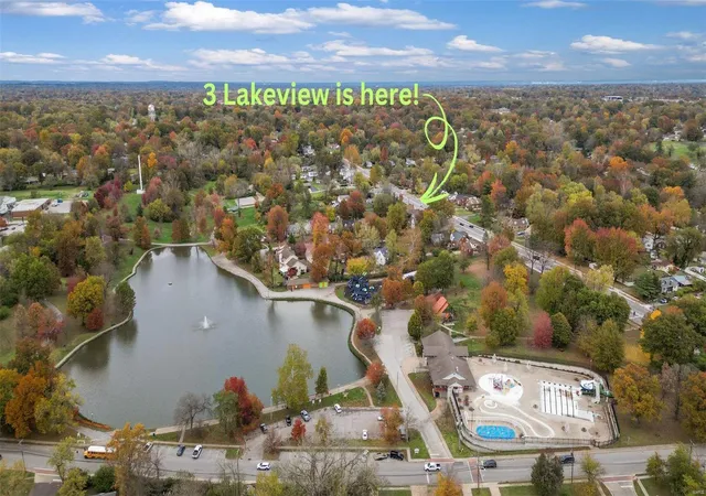 Photo 2 of Single family home for sale at 3 Lakeview Dr, Saint Louis, MO 63135 | MLS# 24068511 | Listing updated on 2024-11-24