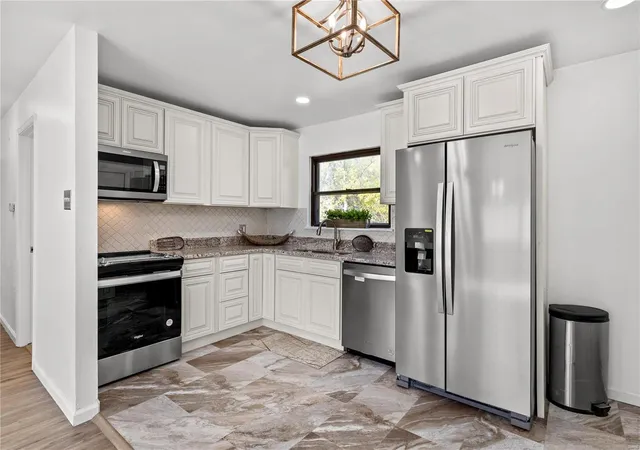 Photo 4 of Single family home for sale at 10444 Gardo Ct, Saint Louis, MO 63137 | MLS# 24068519 | Listing updated on 2024-11-02