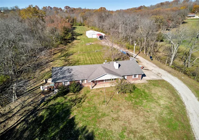 Photo 4 of Single family home for sale at 977 Page Branch Rd, Elsberry, MO 63343 | MLS# 24068647 | Listing updated on 2024-12-03