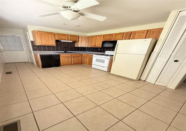 Photo 2 of Single family home for sale at 3255 Janton Ln, Saint Charles, MO 63301 | MLS# 24068963 | Listing updated on 2024-11-13