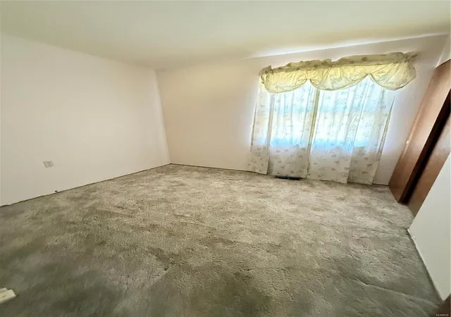 Photo 4 of Single family home for sale at 3255 Janton Ln, Saint Charles, MO 63301 | MLS# 24068963 | Listing updated on 2024-11-13