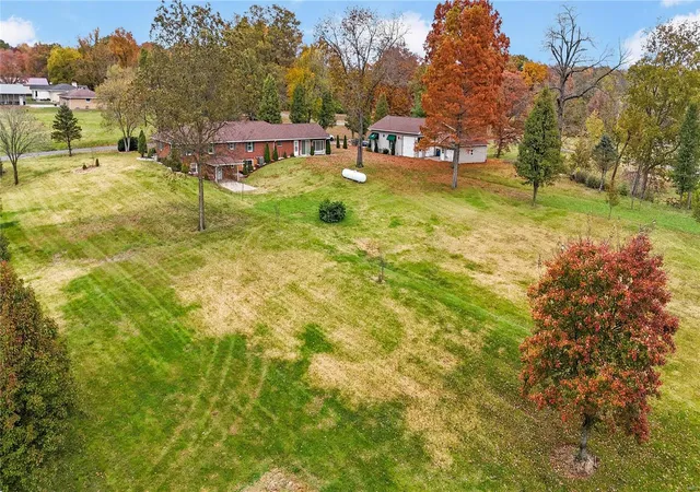 Photo 3 of Single family home for sale at 524 Forneris Hl, Collinsville, IL 62234 | MLS# 24069104 | Listing updated on 2024-11-18