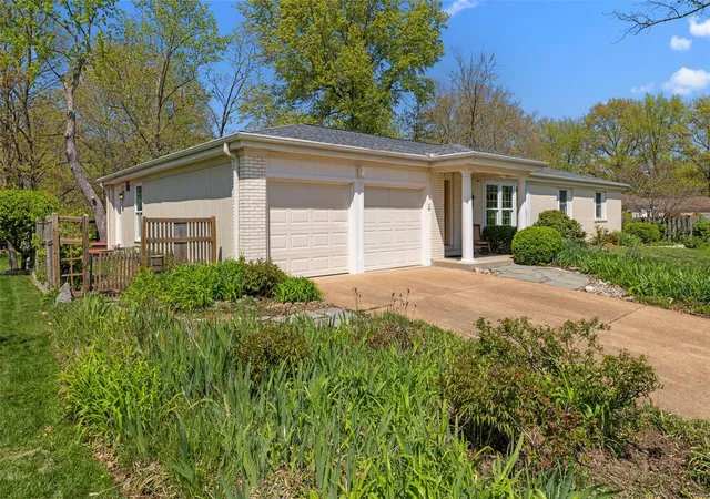 Photo 2 of Single family home for sale at 707 Big Bnd Woods Dr, Manchester, MO 63021 | MLS# 24069249 | Listing updated on 2025-04-24