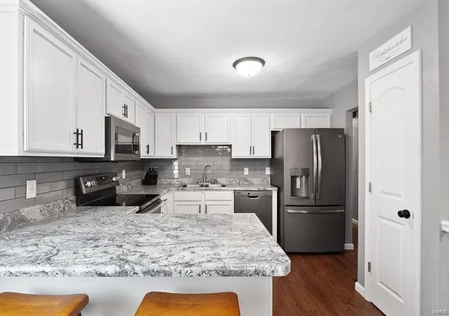 Photo 4 of Single family home for sale at 110 Meadow Ln N, Columbia, IL 62236 | MLS# 24069343 | Listing updated on 2024-11-13