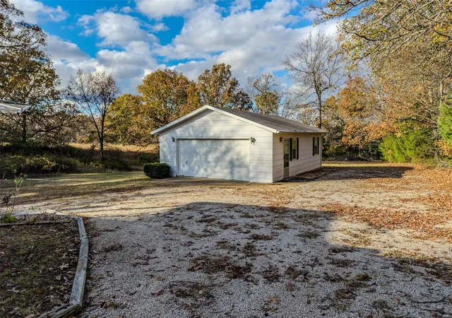 Photo 3 of Single family home for sale at 13683 Highway 64, Lebanon, MO 65536 | MLS# 24069354 | Listing updated on 2024-11-25