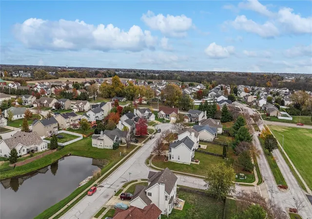 Photo 2 of Single family home for sale at 817 Wild Horse Crk Dr, Fairview Heights, IL 62208 | MLS# 24069792 | Listing updated on 2024-12-18