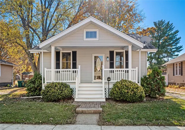 Photo 1 of Single family home for sale at 405 East 3rd St, O Fallon, IL 62269 | MLS# 24069814 | Listing updated on 2024-11-18