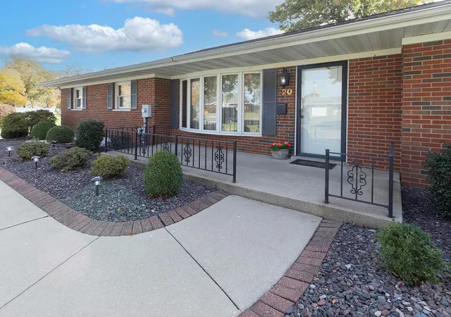Photo 3 of Single family home for sale at 20 N 3rd Street, Breese, IL 62230 | MLS# 24069931 | Listing updated on 2024-12-03