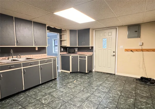 Photo 3 of Single family home for sale at 524 Cedar Ln, Festus, MO 63028 | MLS# 24070087 | Listing updated on 2024-11-30
