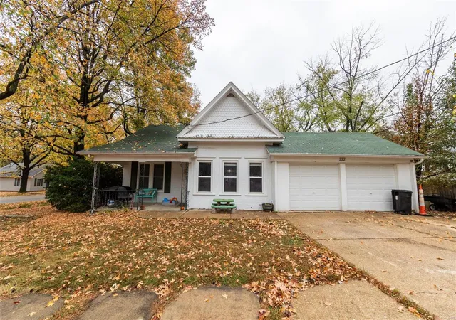 Photo 2 of Single family home for sale at 222 N Wishon St, Saint James, MO 65559 | MLS# 24070095 | Listing updated on 2024-11-26