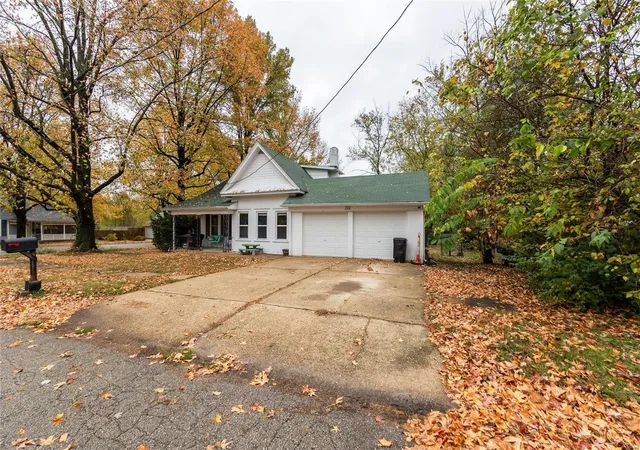 Photo 3 of Single family home for sale at 222 N Wishon St, Saint James, MO 65559 | MLS# 24070095 | Listing updated on 2024-11-26
