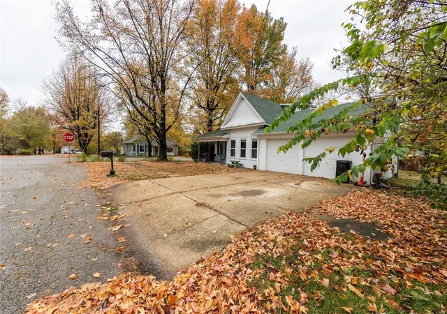 Photo 3 of Single family home for sale at 222 N Wishon St, Saint James, MO 65559 | MLS# 24070095 | Listing updated on 2024-11-26