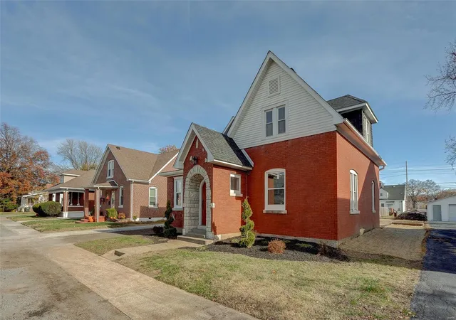 Photo 2 of Single family home for sale at 208 S 4th Street, Dupo, IL 62239 | MLS# 24070392 | Listing updated on 2024-12-05