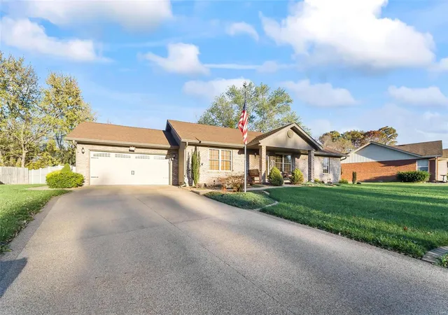 Photo 1 of Single family home for sale at 1704 Spruce Hl Dr, Belleville, IL 62221 | MLS# 24070455 | Listing updated on 2024-11-15