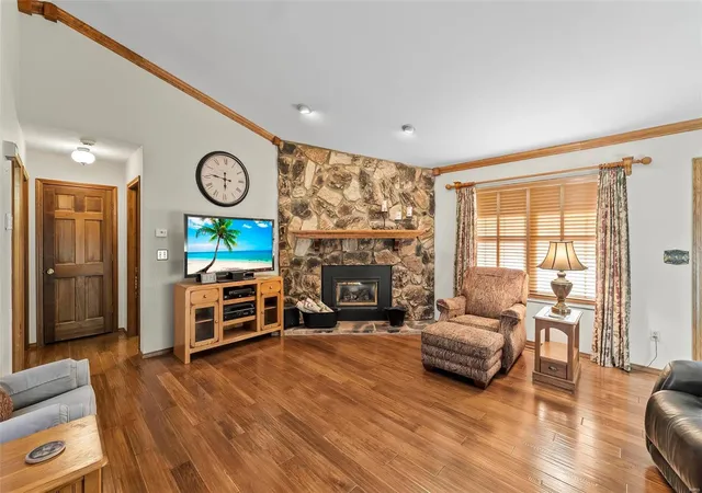 Photo 3 of Single family home for sale at 1704 Spruce Hl Dr, Belleville, IL 62221 | MLS# 24070455 | Listing updated on 2024-11-15