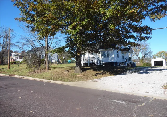 Photo 3 of Single family home for sale at 1145 Moselle Rd, Saint Clair, MO 63077 | MLS# 24070470 | Listing updated on 2024-11-15