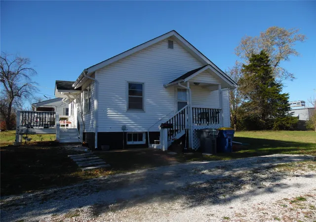 Photo 3 of Single family home for sale at 1145 Moselle Rd, Saint Clair, MO 63077 | MLS# 24070470 | Listing updated on 2024-11-15