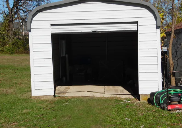 Photo 4 of Single family home for sale at 1145 Moselle Rd, Saint Clair, MO 63077 | MLS# 24070470 | Listing updated on 2024-11-15