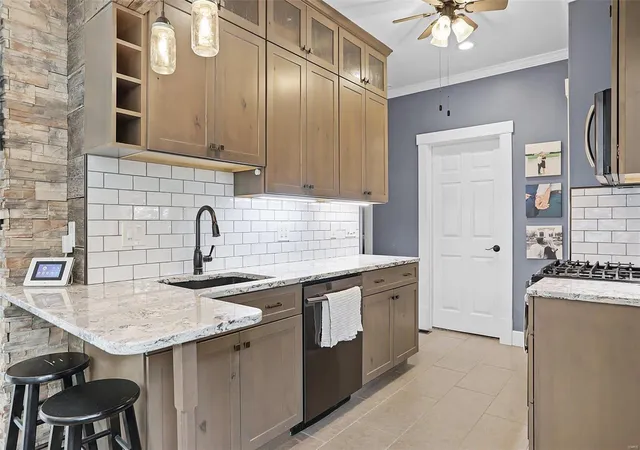 Photo 3 of Single family home for sale at 4810 Wilshusen Ave, Saint Louis, MO 63119 | MLS# 24070695 | Listing updated on 2024-12-02