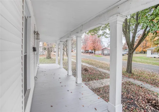 Photo 3 of Single family home for sale at 114 4th Street N, Carrollton, IL 62016 | MLS# 24070759 | Listing updated on 2024-12-05