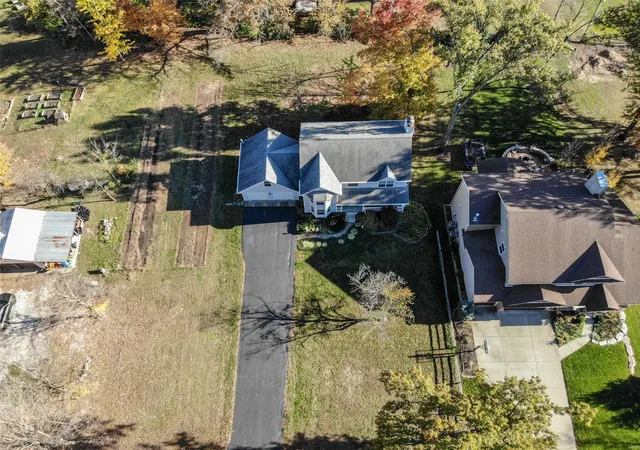 Photo 2 of Single family home for sale at 4770 Oakbrier Dr, Saint Louis, MO 63128 | MLS# 24071041 | Listing updated on 2024-12-08