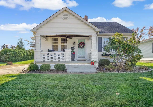 Photo 1 of Single family home for sale at 516 West Btm Ave, Columbia, IL 62236 | MLS# 24071247 | Listing updated on 2024-11-21