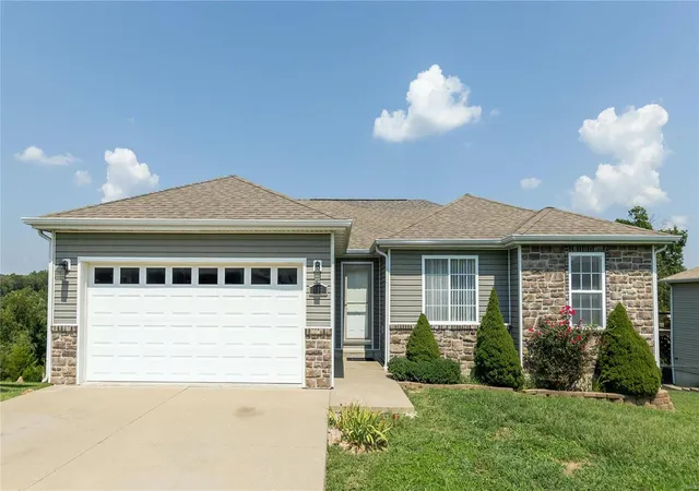 Photo 1 of Single family home for sale at 155 Kale Ct, Saint Robert, MO 65584 | MLS# 24071465 | Listing updated on 2024-12-16