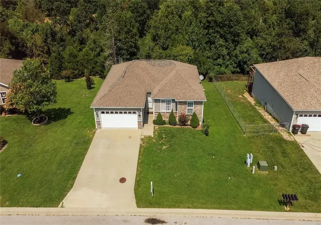 Photo 4 of Single family home for sale at 155 Kale Ct, Saint Robert, MO 65584 | MLS# 24071465 | Listing updated on 2024-12-16