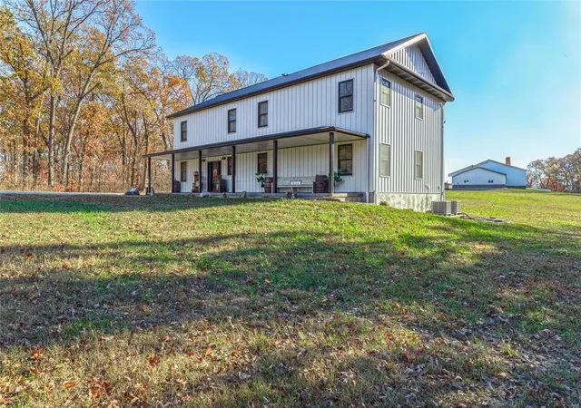 Photo 2 of Single family home for sale at 575 Highway W, Eldon, MO 65026 | MLS# 24071708 | Listing updated on 2024-12-10