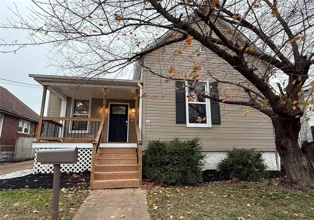 Photo 2 of Single family home for sale at 4856 Hannover Ave, Saint Louis, MO 63123 | MLS# 24071745 | Listing updated on 2024-12-04